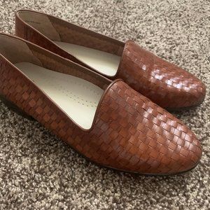 Trotters Liz Loafer in Cognac (Brown), 8.5 WIDE